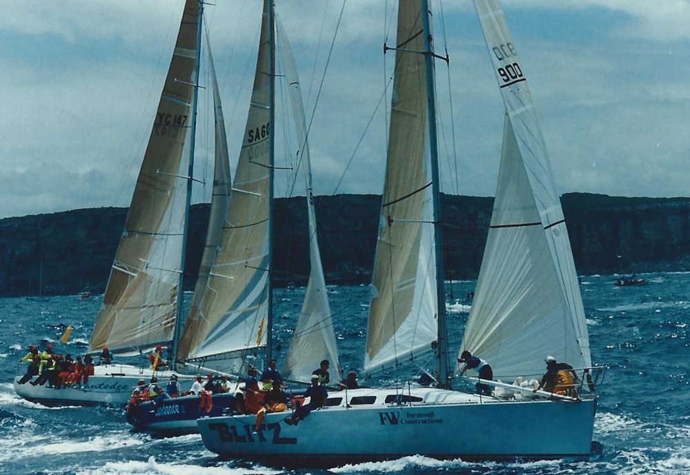 Advantedge (YC147) follows Blitz (900) & Sundance II (SA6000) to sea - 1994 SHYR start 