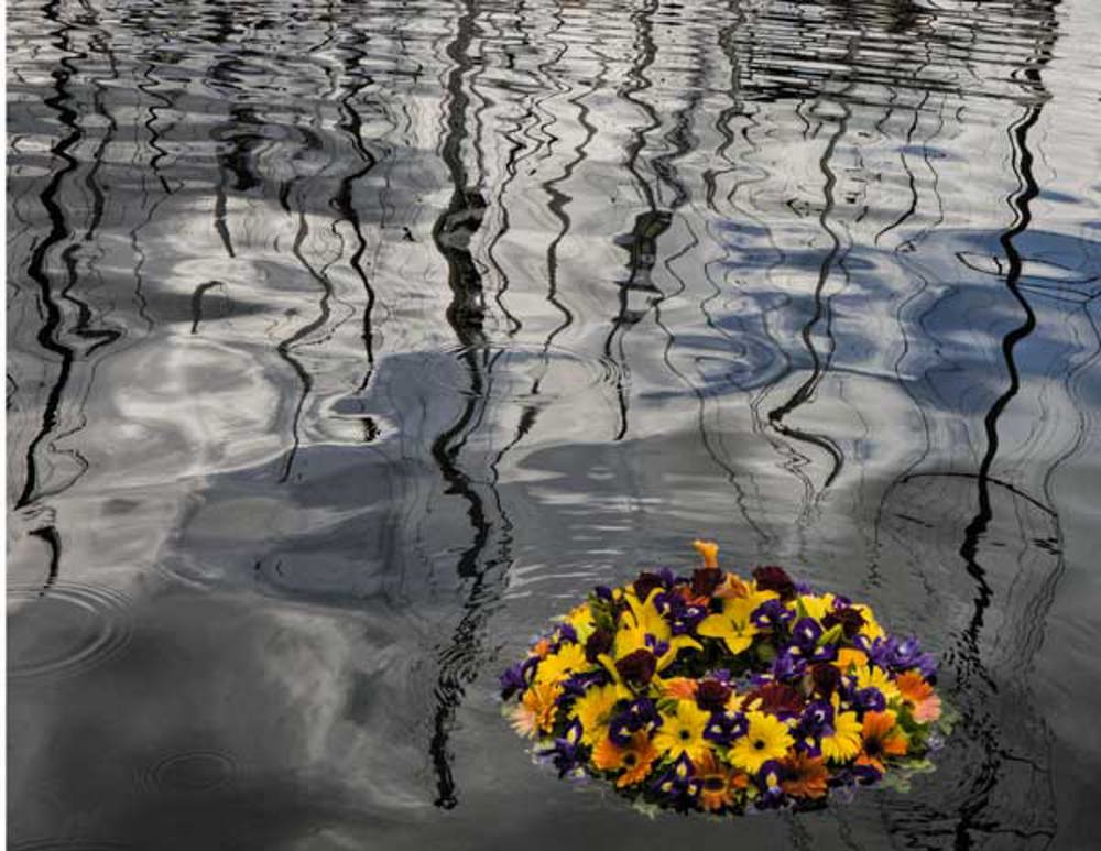 The commemorative wreath in Constitution Dock