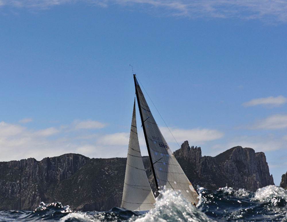 Anthony Lyall's TP52 Cougar II off Tasman Island