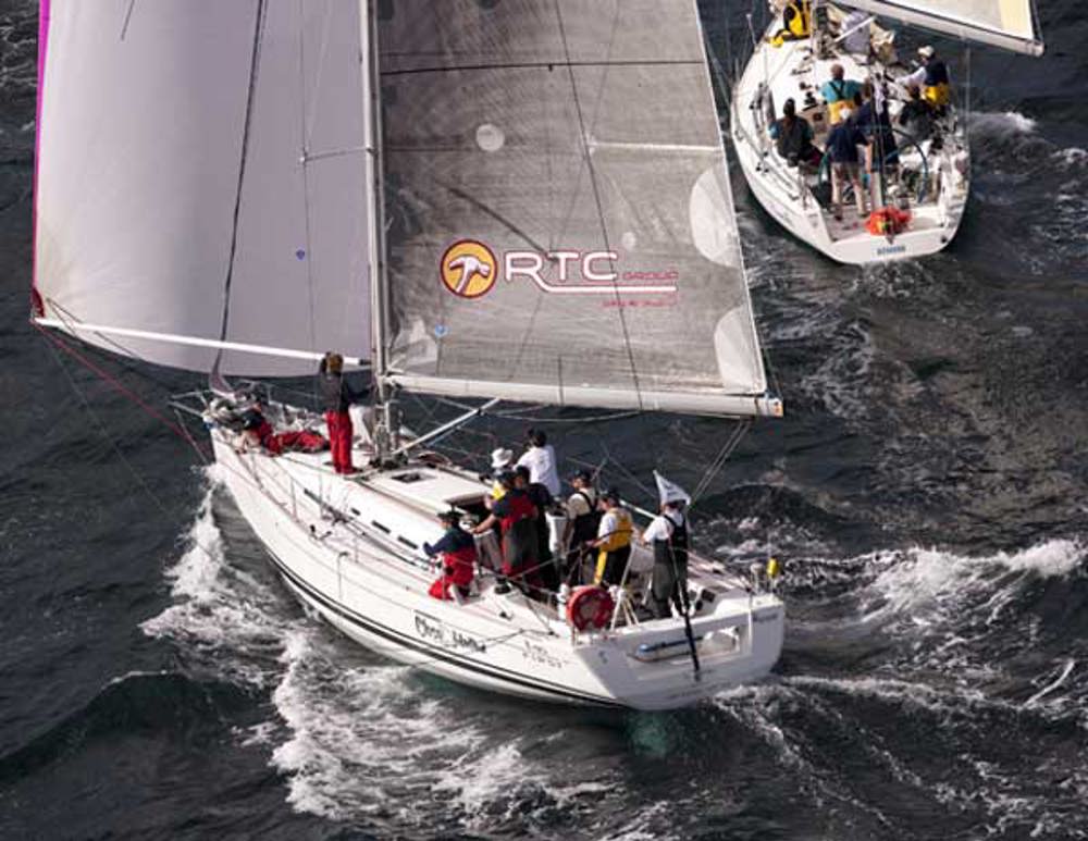 Graeme Hall's Beneteau First 40 Close Halled