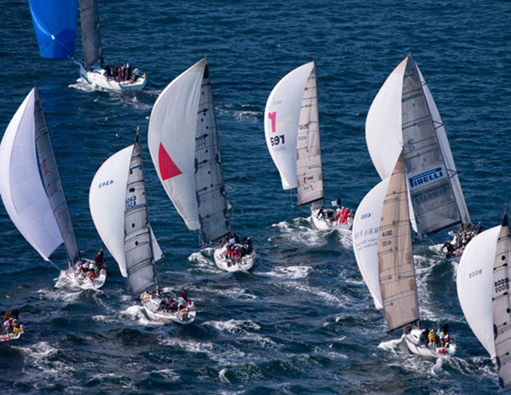 The fleet makes its way to the Heads