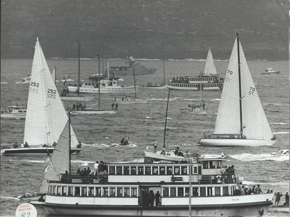 Ragamuffin leads Callipyge - 1971 SHYR start