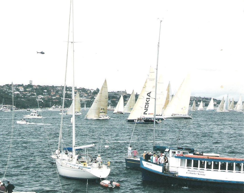 Ragamuffin (AUS70) leads Sydney (6070) & Nokia - 1999 SHYR start - Kellett CYCA Archive
