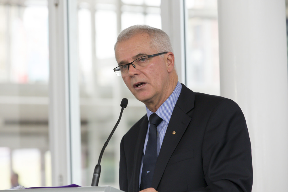 Master of all Rolex Sydney Hobart Ceremonies - Gordon Bray