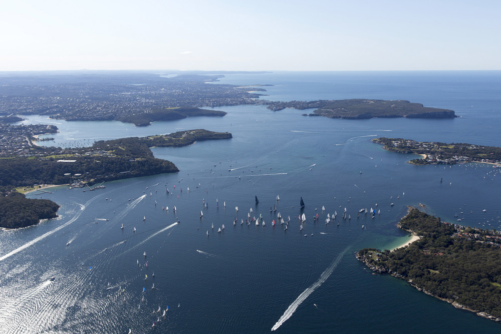 SAILING - Land Rover Sydney to Gold Coats 2015
25/07/2015
ph. Andrea Francolini
Fleet leaving Sydney Harbour
