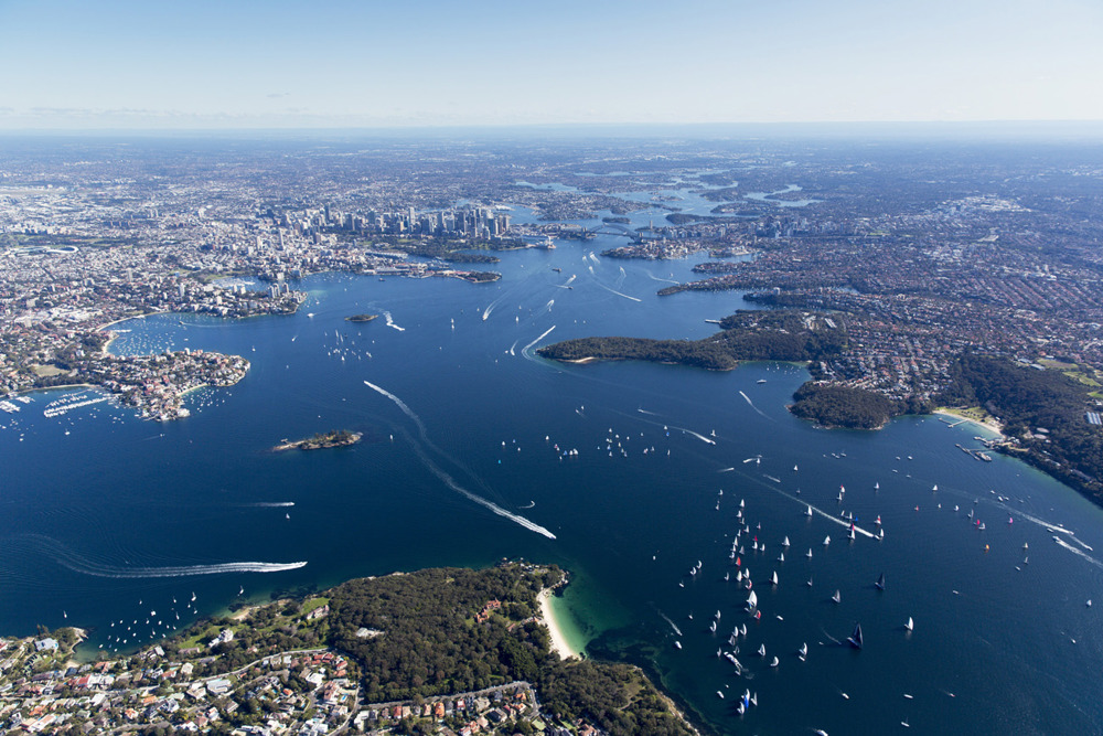 SAILING - Land Rover Sydney to Gold Coats 2015
25/07/2015
ph. Andrea Francolini
Fleet leaving Sydney Harbour