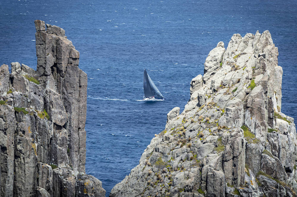 70, RAGAMUFFIN 52 (AUS), Sail No: AUS70, Design: Farr Tp52, Owner: Syd Fischer, Skipper: Brenton Fischer