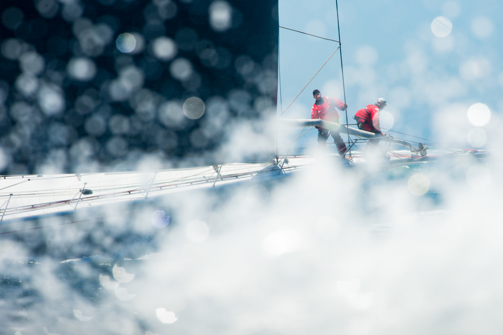 Wild Oats XI preparing to hoist