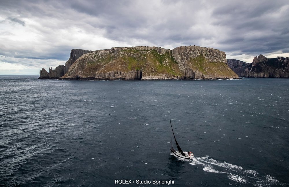 Grace O'Malley approaching Tasman Island