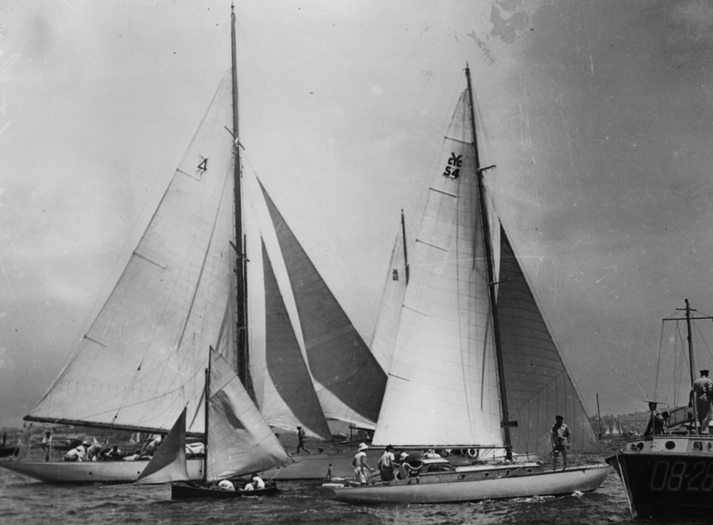 Morna (CYA54) and Saga - 1946 Sydney Hobart Yacht Race start