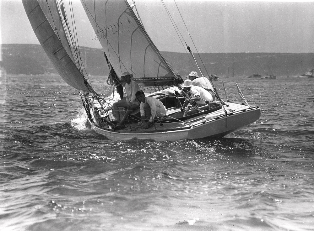 Ernest Messenger's Independence in the 1949 Sydney Hobart Yacht Race