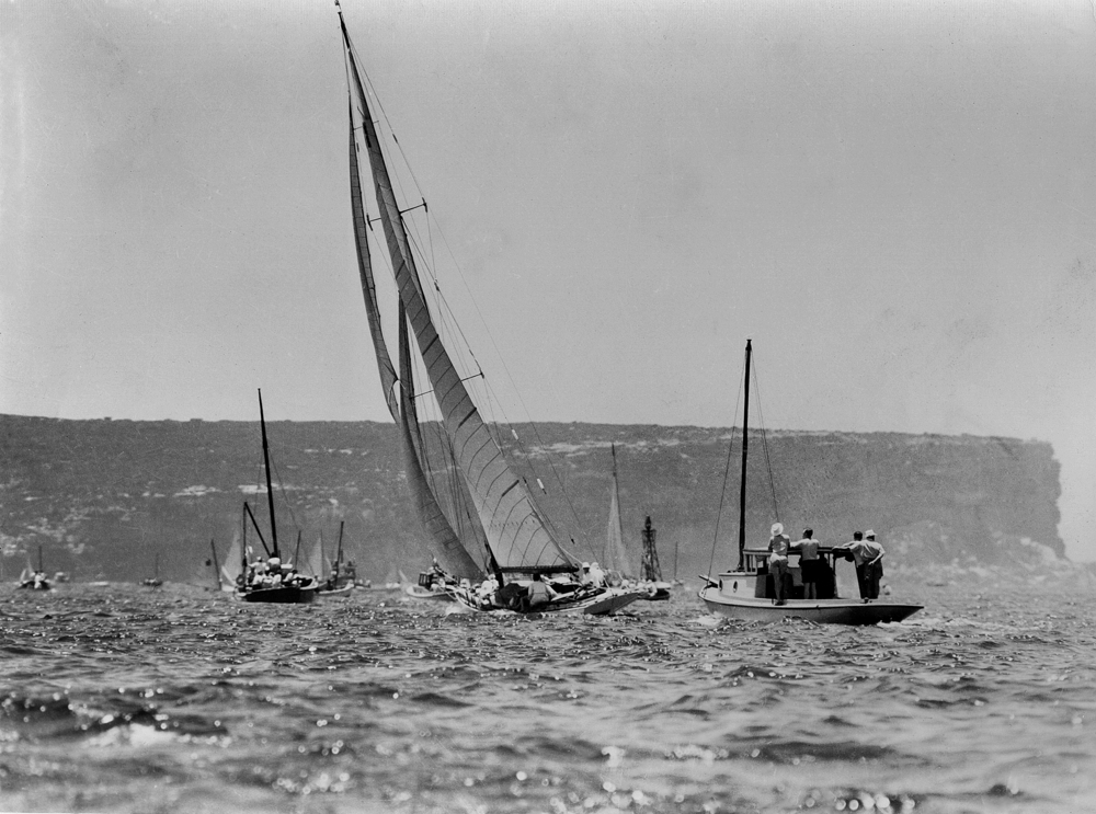 Independence in the Sydney Hobart 1949