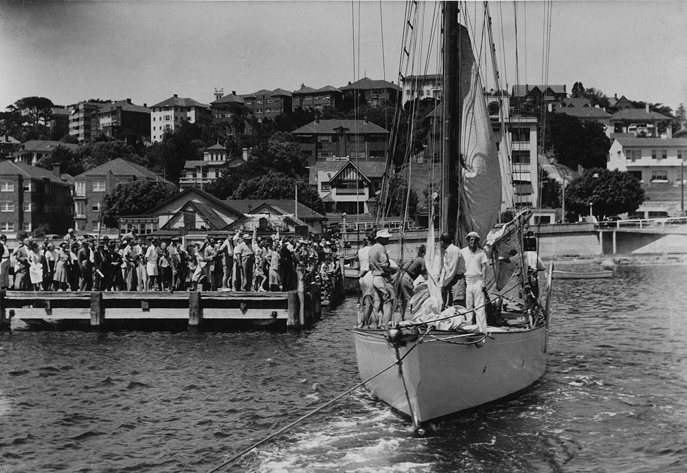 Morna heading out to the start