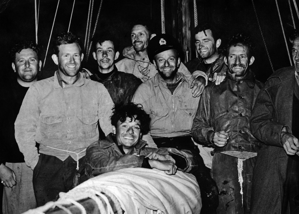 Trade Winds crew 1949 Sydney Hobart