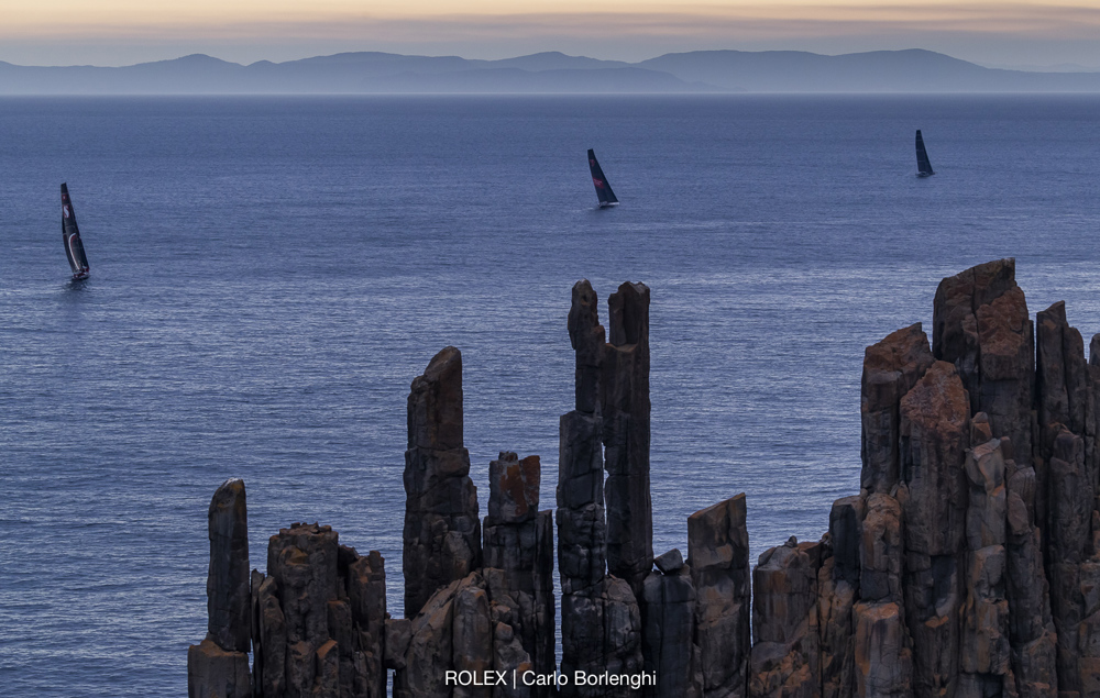 BLACK JACK, Bow: F1, Sail n°: 525100, Skipper: Mark Bradford, Design: Reichel-Pugh 100, Owner: Peter Harburg, State/Nation: Monaco
WILD OATS XI, Bow: XI, Sail n°: AUS10001, Skipper: Mark Richards, Design: Reichel Pugh 30m, Owner: The Oatley Family, State/Nation: VIC
SHK SCALLYWAG 100, Bow: 139, Sail n°: HKG2276, Skipper: Jack Macartney, Design: Dovell 100, Owner: Seng Huang Lee, State/Nation: NSW