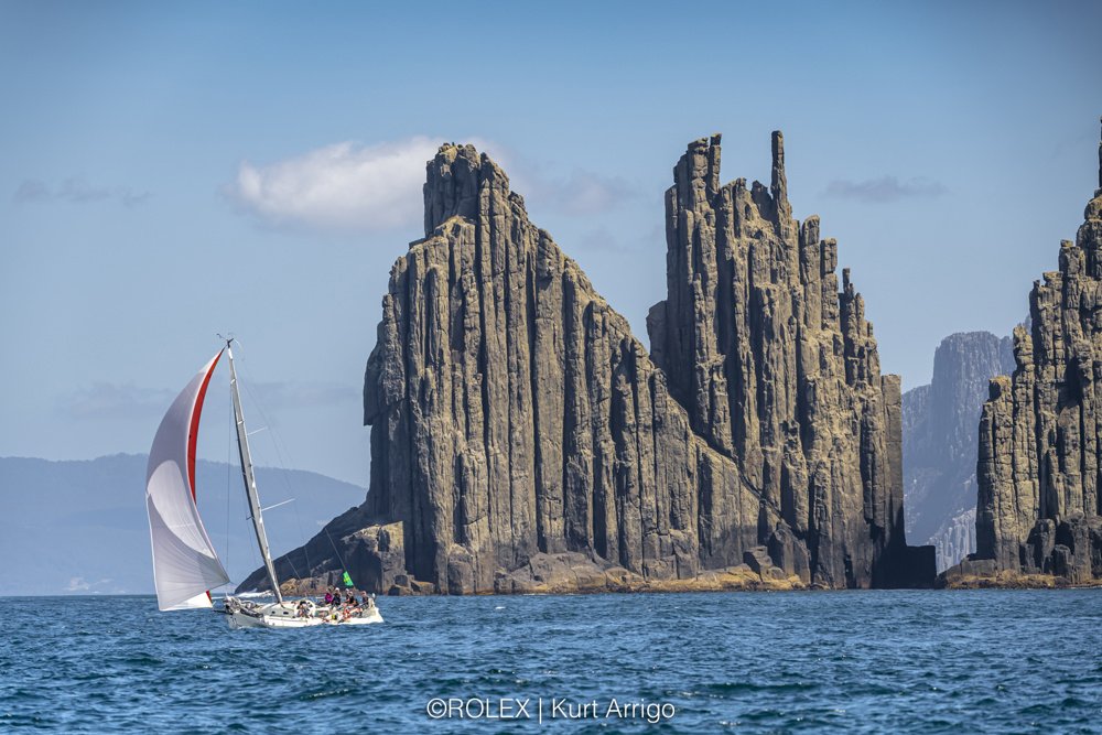 TEAM RUNAWAY, Sail No: B101, Bow No: 31, Owner: Joanna Breen, Skipper: David Aplin Joanna Breen, Design: Sayer 11, Club: DSS