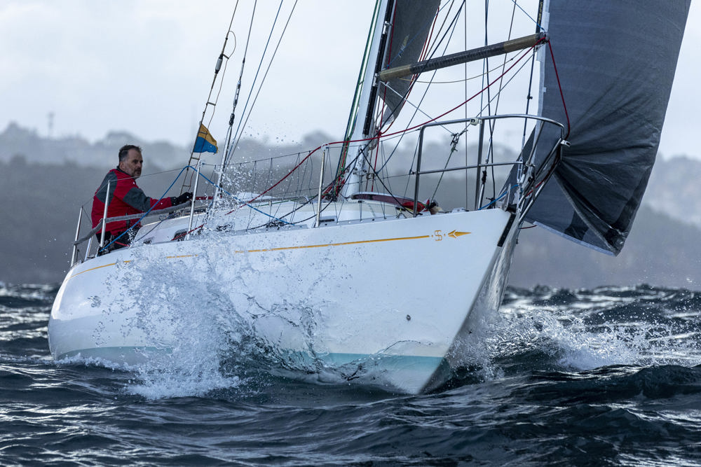 Cabbage Tree Island Race 2022 - CRUX