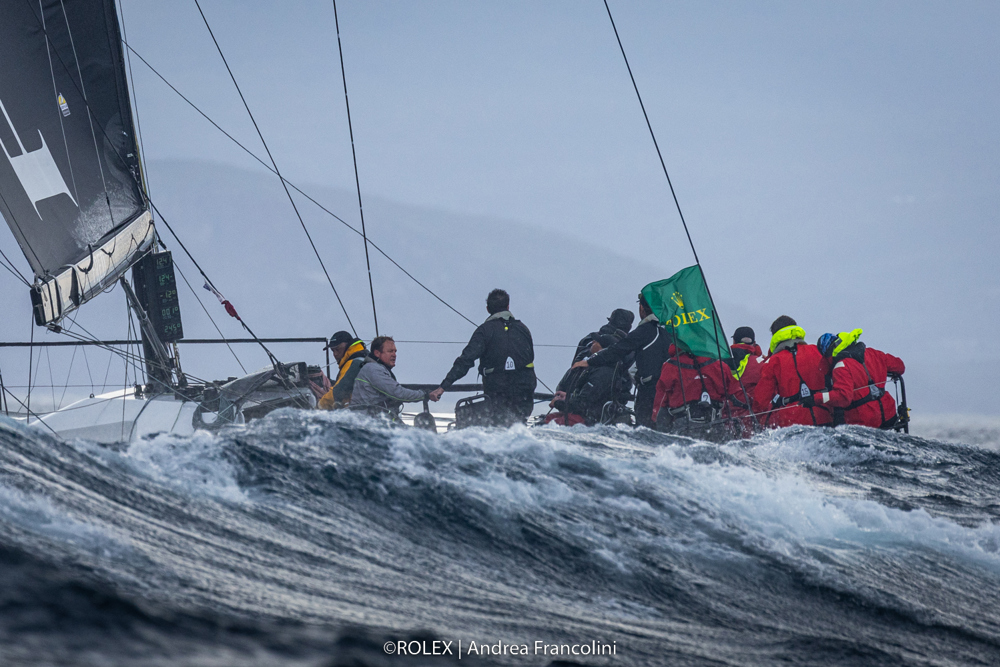 SMUGGLER, Sail No: 6952, Owner/Skipper: Sebastian Bohm, State: NSW, Design: TP52, LOA: 15.9