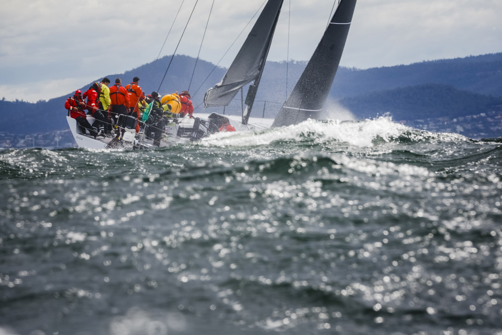 GWEILO, Sail No: 052, Owner: Matthew Donald/Chris Townsend, Skipper: Matthew Donald, State: NSW, Design: TP52, LOA: 15,9