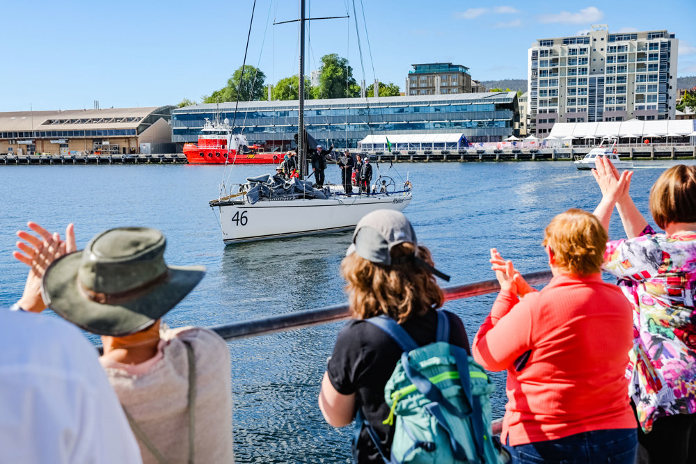 Khaleesi arrving in Hobart to a typical enthusiastic welcome