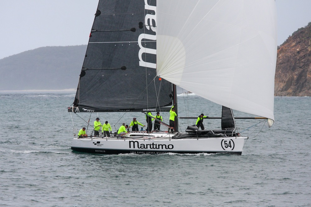 Maritimo 54 approaching Cabbage Tree Island
