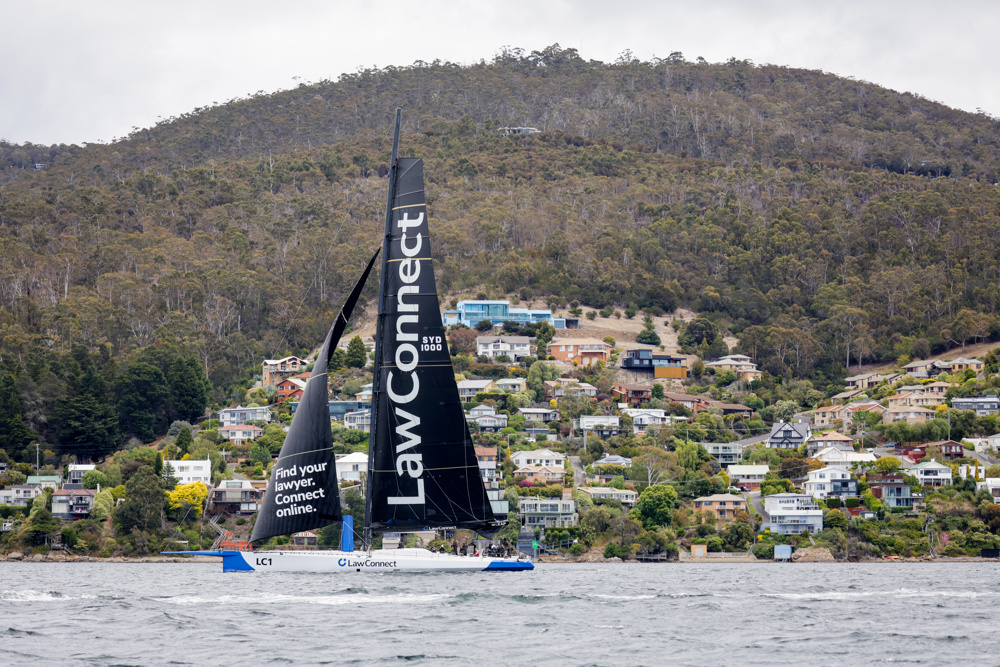 LawConnect departing Hobart to return to Sydney