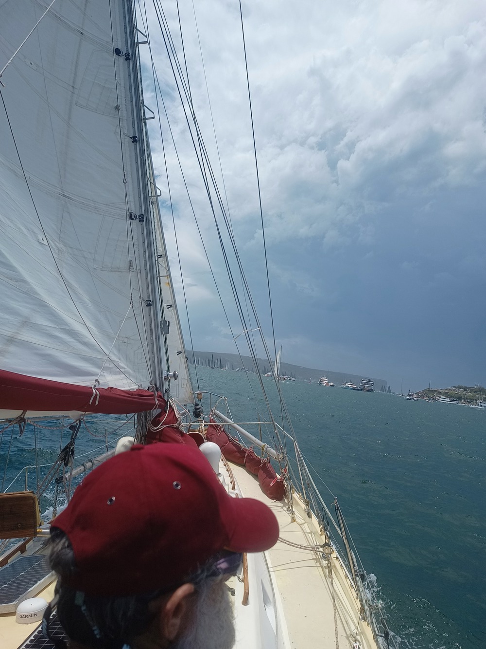 Sylph VI in Sydney Harbour after start