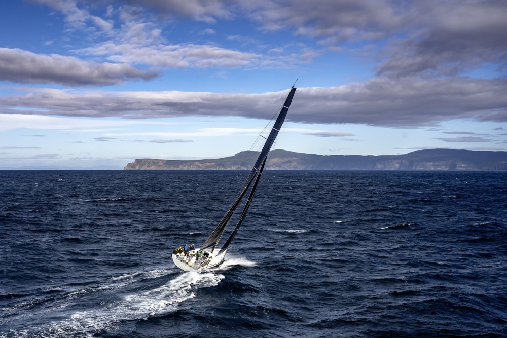 NO LIMIT, Sail no: AUS 98888, Owner: David Gotze, Design: Reichel/Pugh 63, Country: AUS