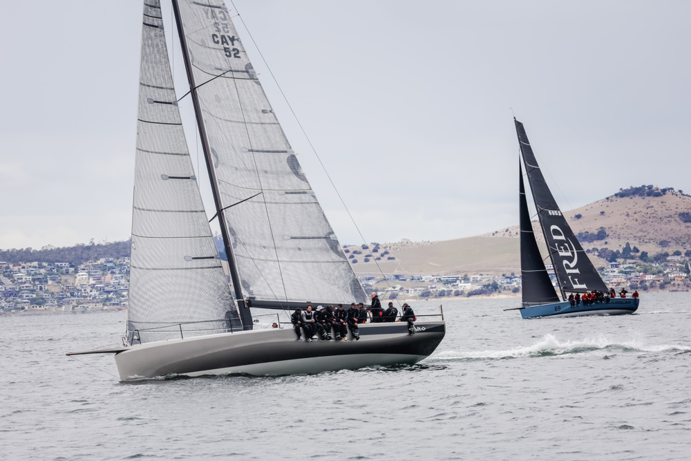 Caro leading Smuggler approaching the finish