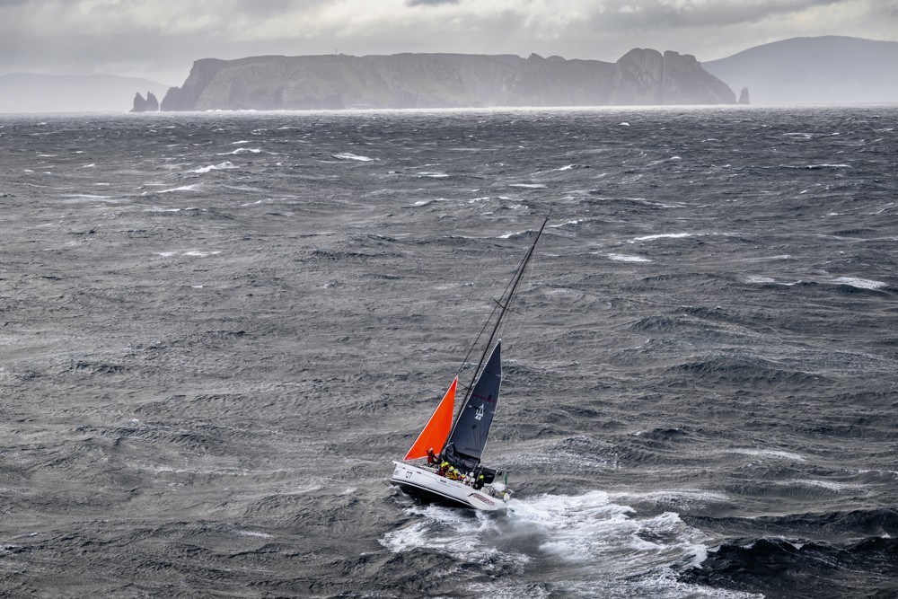 WINGS, Sail no: 7, Owner: Ian Edwards, Design: Dehler 46, Country: AUS