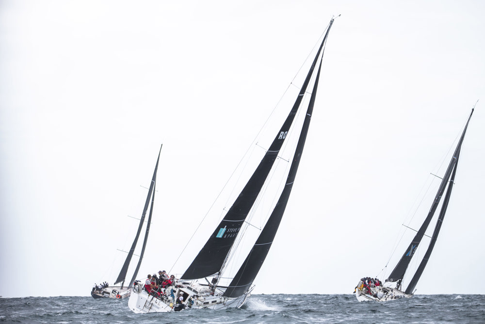 Audi Centre Sydney BWPS| 2024 Bird Island Race start - Ragtime chasing Odin and Kanreki.   Image: CYCA | Ashley Dart