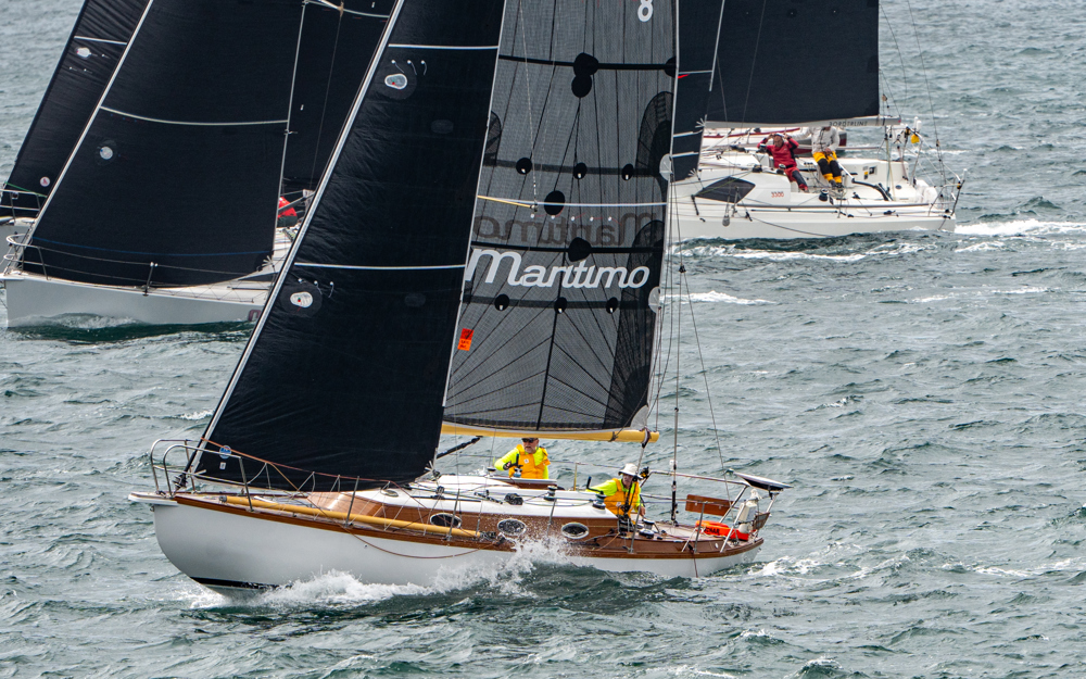 2024/25 Audi Centre Sydney BWPS | Bird Island Race start - Maritimo Katwinchar.   Image: Mike Selbie