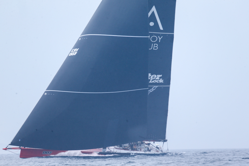 Master Lock Comanche approaching Sydney Harbour to finish.   Image: CYCA | David Hislop