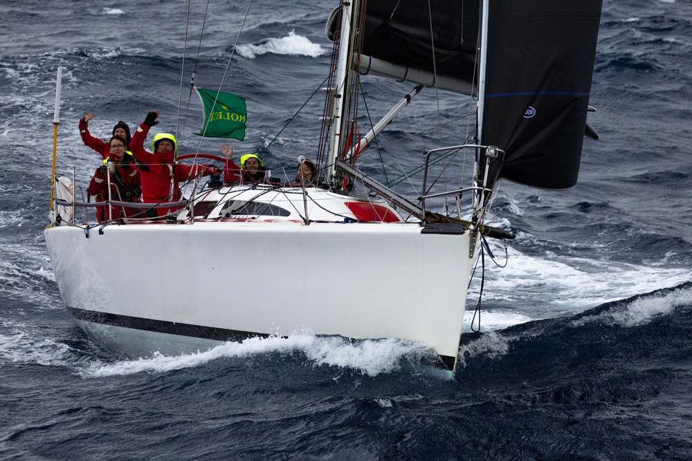 MONDO, Sail n: 5656, OWNER/SKIPPER: Lisa Callaghan/Stephen Teudt, STATE: NSW, DESIGN: Sydney 38, LOA: 11.7, CLASS: IRC, YEAR BUILT: 2003