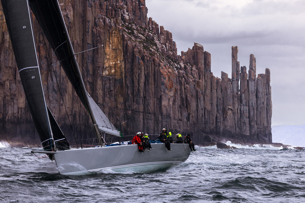 NO LIMIT rounding Cape Raoul,Sail n: AUS98888, OWNER/SKIPPER: David Gotze, STATE: NSW, DESIGN: Reichel/Pugh 63, LOA: 19.2, CLASS: IRC, YEAR BUILT: 2008