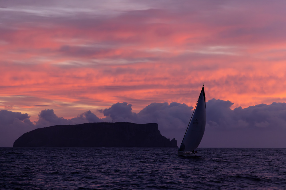 ANOTHER CHAPTER, Sail n: B71, OWNER/SKIPPER: Greg Clinnick, STATE: VIC, DESIGN: Beneteau First 44.7, LOA: 13.4, CLASS: PHS, YEAR BUILT: 2004