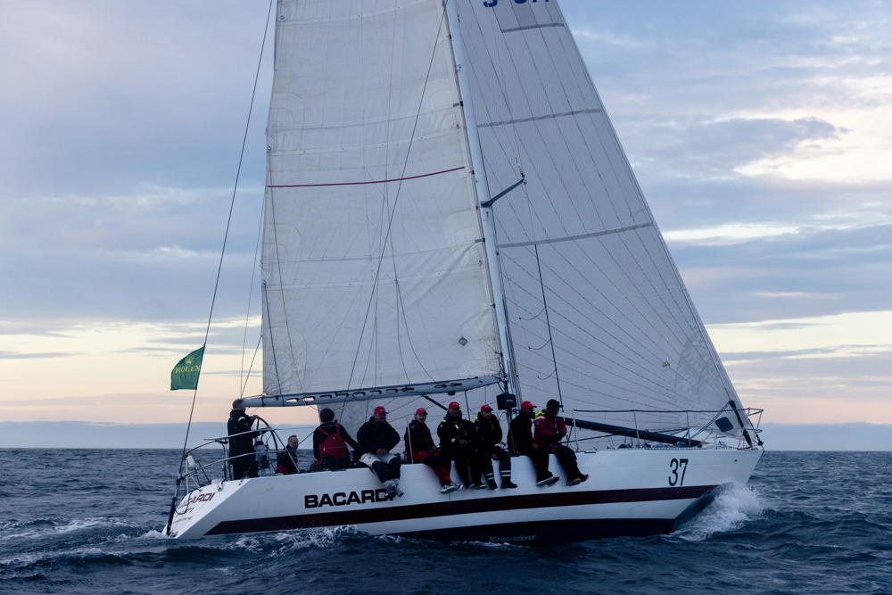 BACARDI, Sail n: SM377, OWNER/SKIPPER: Brett Averay, STATE: VIC, DESIGN: Peterson 44, LOA: 13.3, CLASS: PHS, YEAR BUILT: 1978