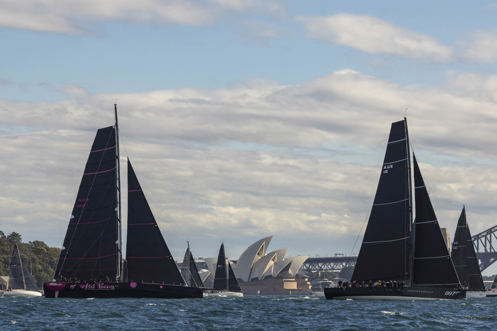 Noakes Sydney Gold Coast 2025 - Moneypenny leading Wild Thing 100.  