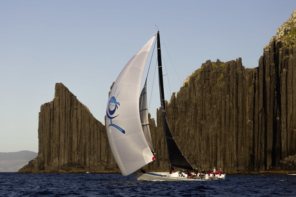 Rounding Tasman Island

NO LIMIT, Sail No: AUS98888, Owner and Skipper: David Gotze, Club: CYCA, NSW, Design: Reichel/Pugh 63, LOA (m): 19.2, Year: 2008