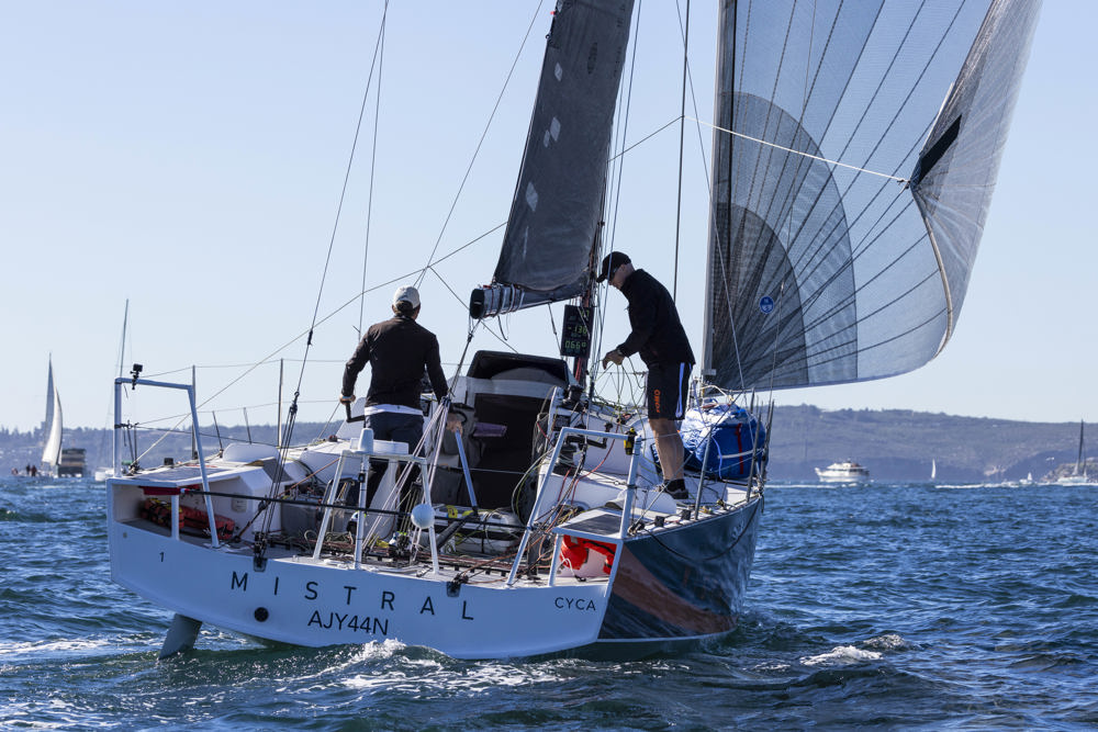 Noakes Sydney Gold Coast 2026 Start - Mistral pre-start