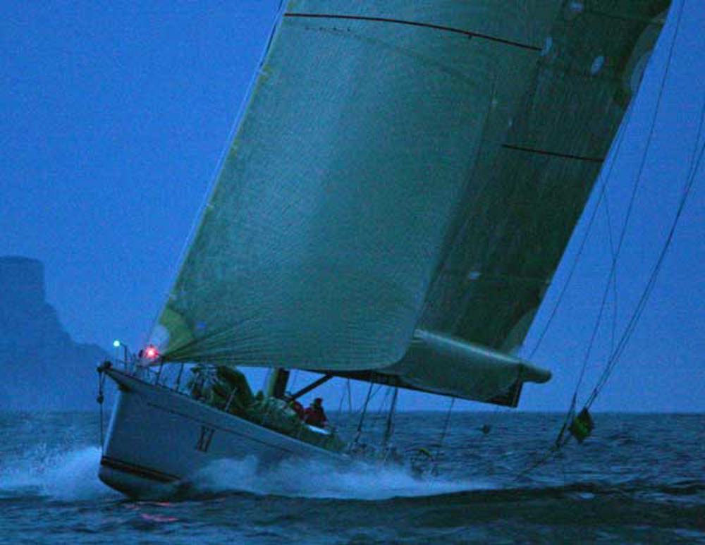 Wild Oats XI at dawn in the 2005 Rolex Sydney Hobart Yacht Race