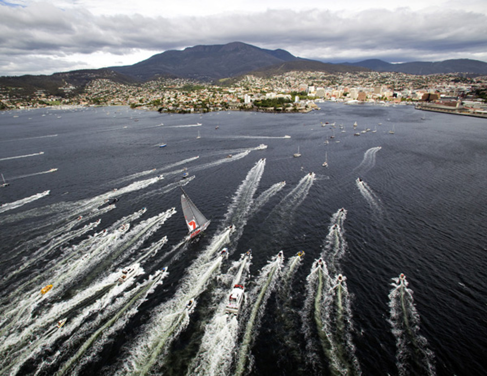Bob Oatley's Wild Oats XI sailing into Hobart to win the Rolex Sydney to Hobart Yacht Race, 2008