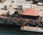 1997 SHYR finish, crowd on Constitution Dock - MAINSBRIDGE - CYCA Archives