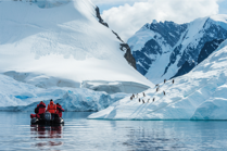 Zodiac outing in Antarctica © PONANT - Laurence Fischer