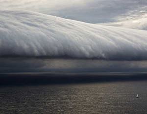 Waves in the sky on course to Hobart