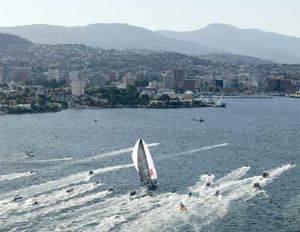 Alfa Romeo nears Hobart, 2002