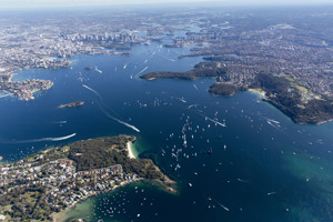 Land Rover Sydney Gold Coast fleet leaving the Harbour- Andrea Francolini