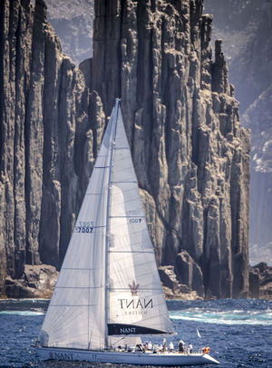 17, MAXI RAGAMUFFIN (AUS), Sail No: 7007, Design: Frers 79, Owner: Nant Whiskey, Skipper: Keith Batt