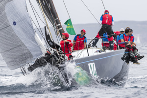 Italian entry Mascalzone Latino 32