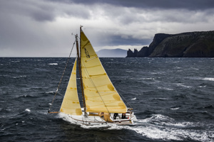 Sean Langman's Maluka approaching Tasman Island
